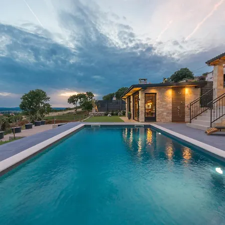 Villa La *